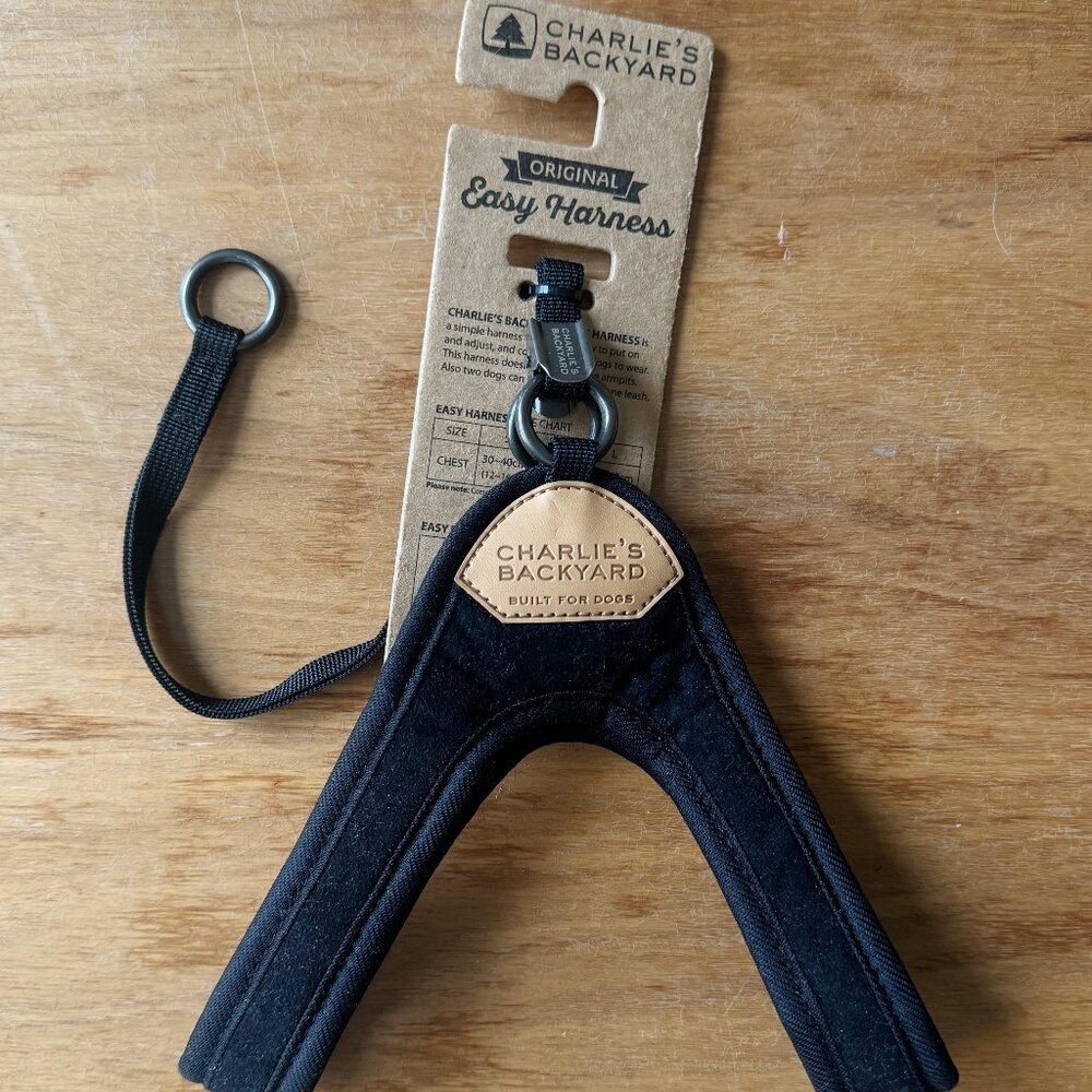 Charlie's Backyard Easy Adjustable DogHarness in Black, Medium (NWT)